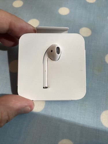 Apple 2nd generation airpod - 2nd,