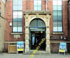 Photo 12x8 Betting shop in