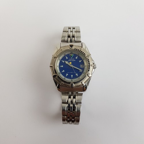 Ladies vintage lorus tri - vintage,