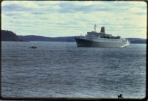 1981 cruise ship anchored off - anchored,