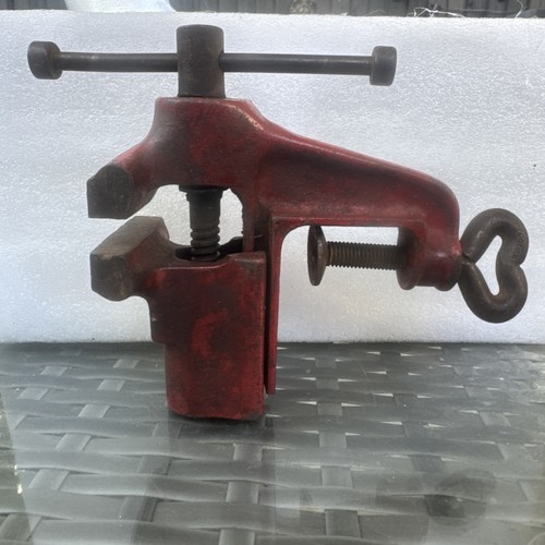 Vintage red clamp bench - red, on