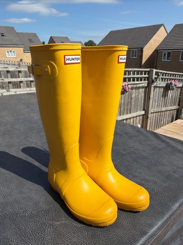 Hunters wellies size yellow - wellies,