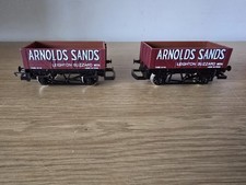 Hornby 5 Plank Wagons x 2