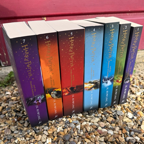 Harry potter books 7 - harry,