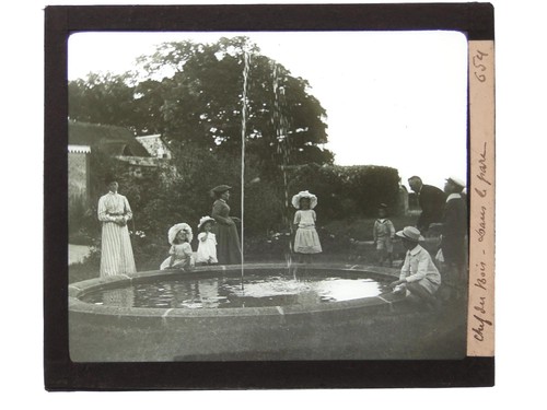 Family group water fountain - group,