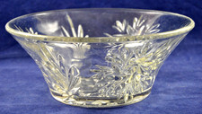 Vintage Classic Heavy Round CRYSTAL GLASS Display / Servicing Food Fruit BOWL
