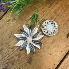 Magnetic Flower Scarf Brooch
