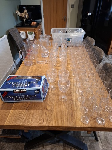 Plastic glasses and jug - glasses, +