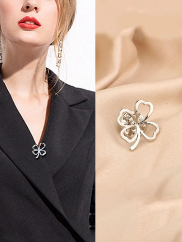 Mini four leaf clover - four-leaf, pin