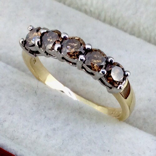 Stunning 9ct yellow - 9k,