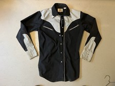 Beautiful Cowboy Shirt. Medium Slim Fit. Pearl Stud Fasteners