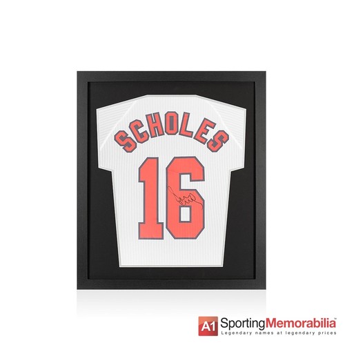 Framed paul scholes signed - scholes,