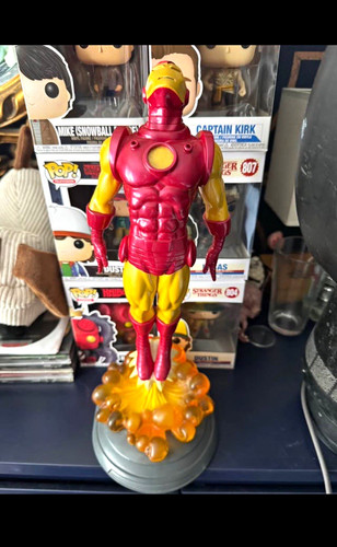Diamond select toys - select, marvel