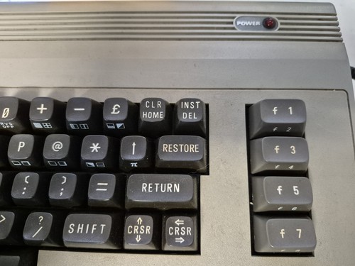 Commodore powers on - 64,