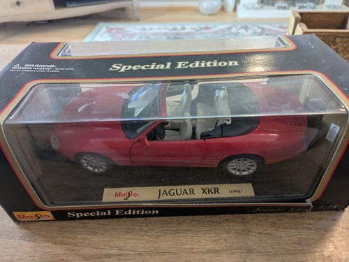 New boxed maisto scale - maisto,