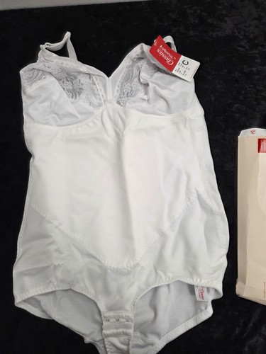 Triumph white pantee - -,