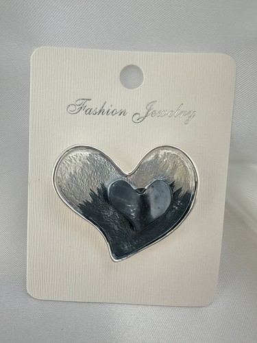 Magnetic heart brooch scarf - magnetic,