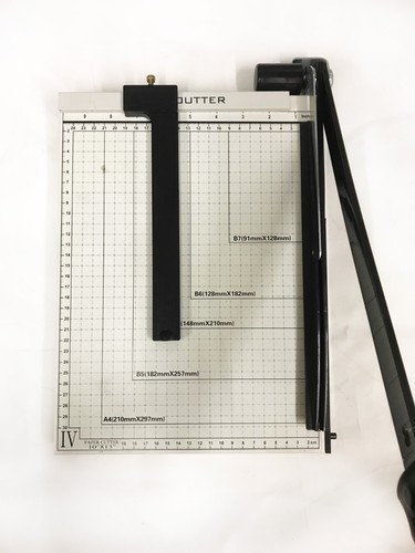 Guillotine paper cutters - , x