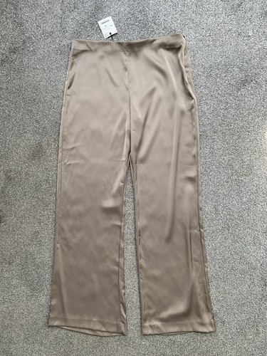 Bnwt zara beige - zara, wide