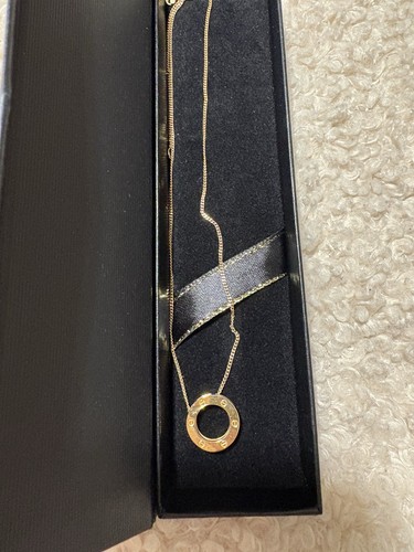 Yellow gold curb chain and