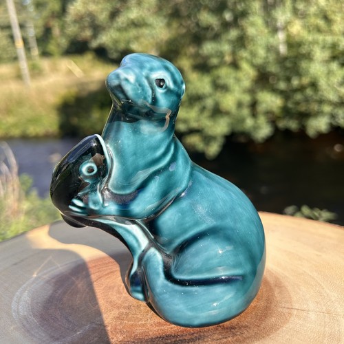 Vintage poole pottery otter - poole,