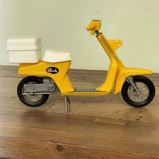Vintage Sindy Scooter Moped Motorbike - Yellow good Condition U