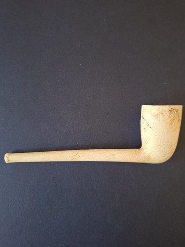 Antique clay pipe - antique, pipe.