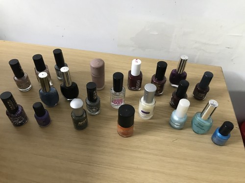 Nail polish varnish - varnish, essie