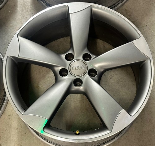 Single genuine audi - x1,