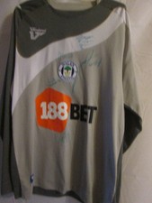 Wigan Athletic Goalkeeper Football Shirt Signed by 2009-10 Squad with COA 14993