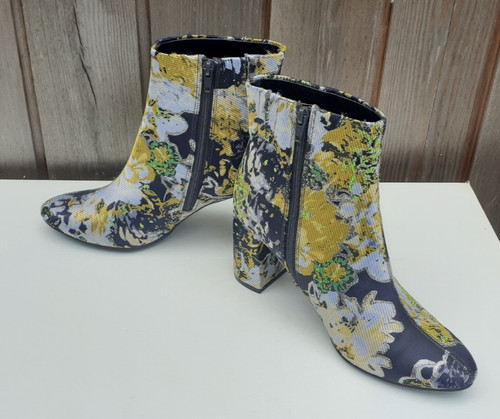 Heeled floral fabric - heeled,