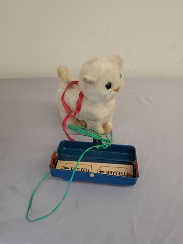 Walking toy cat vintage - toy,