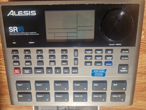 Alesis sr18 drum machine - alesis,
