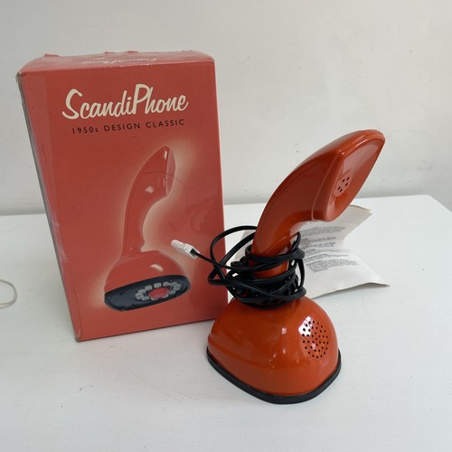 Scandi phone wild wolf - phone,