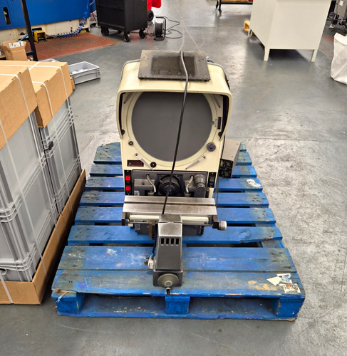 Industrial optical comparator - optical,