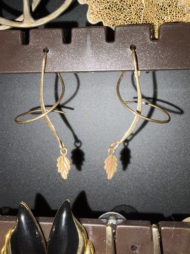 Vintage black hills gold - black,