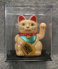 Lucky Chinese Cat Waving Hand