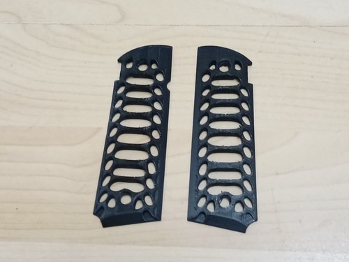 1911 grips slotted - 1911,