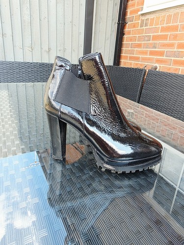 Black patent leather - leather, heel