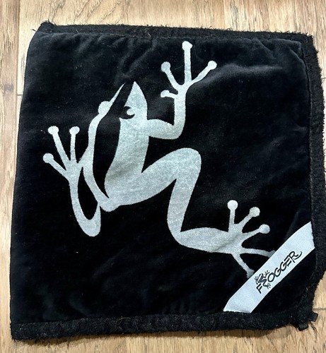 Frogger amphibian towel golf - towel,