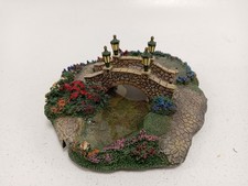 Thomas Kinkade Lamplight Bridge Hawthorne Village 1999 Figurine