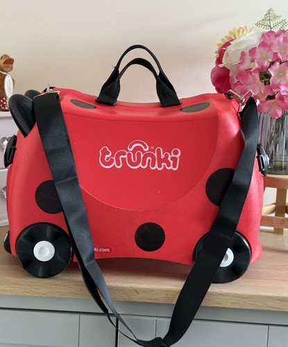 Trunki ride suitcase - trunki, on