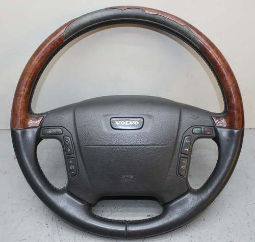 Steering wheel with wooden