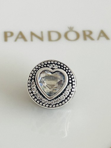 Pandora essence charm - ❤️,