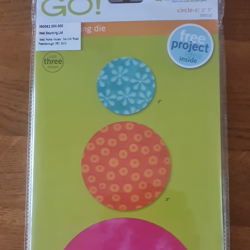 Accuquilt circle fabric - go!,