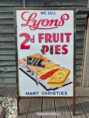 Genuine 1940 lyons fruit pies - lyons,