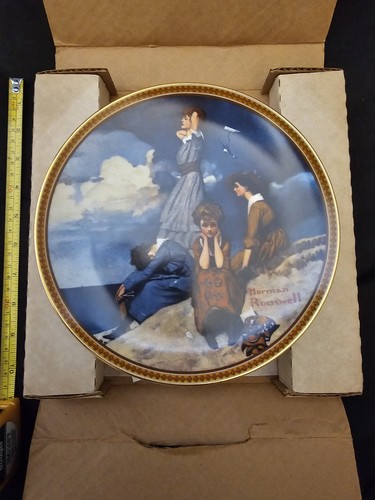Knowles collector plate