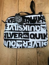 QUIKSILVER PADDED MESSENGER BAG BNWT