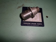 GENUINE TRIUMPH TR6 T120R  TI20TT T100R   T100 TACHO HOUSING HOUSING+BUSH  NOS