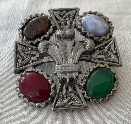 Vintage celtic brooch - vintage,